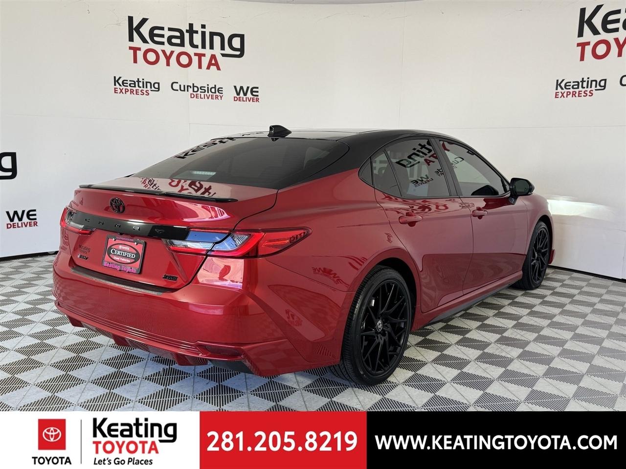 Toyota Camry Hybrid XLE 2026
