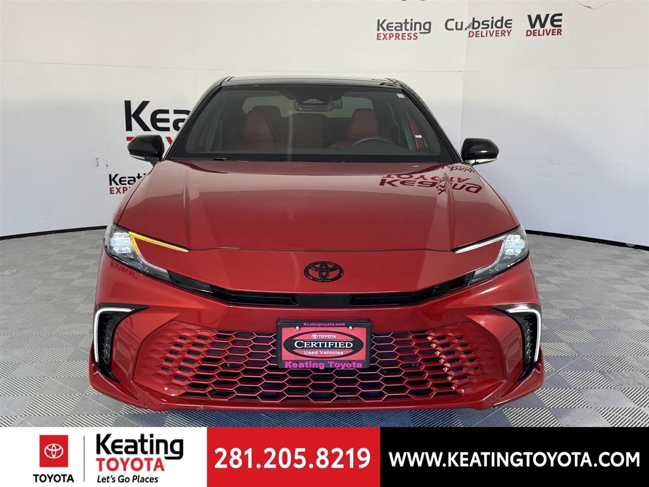 Toyota Camry Hybrid XLE 2026