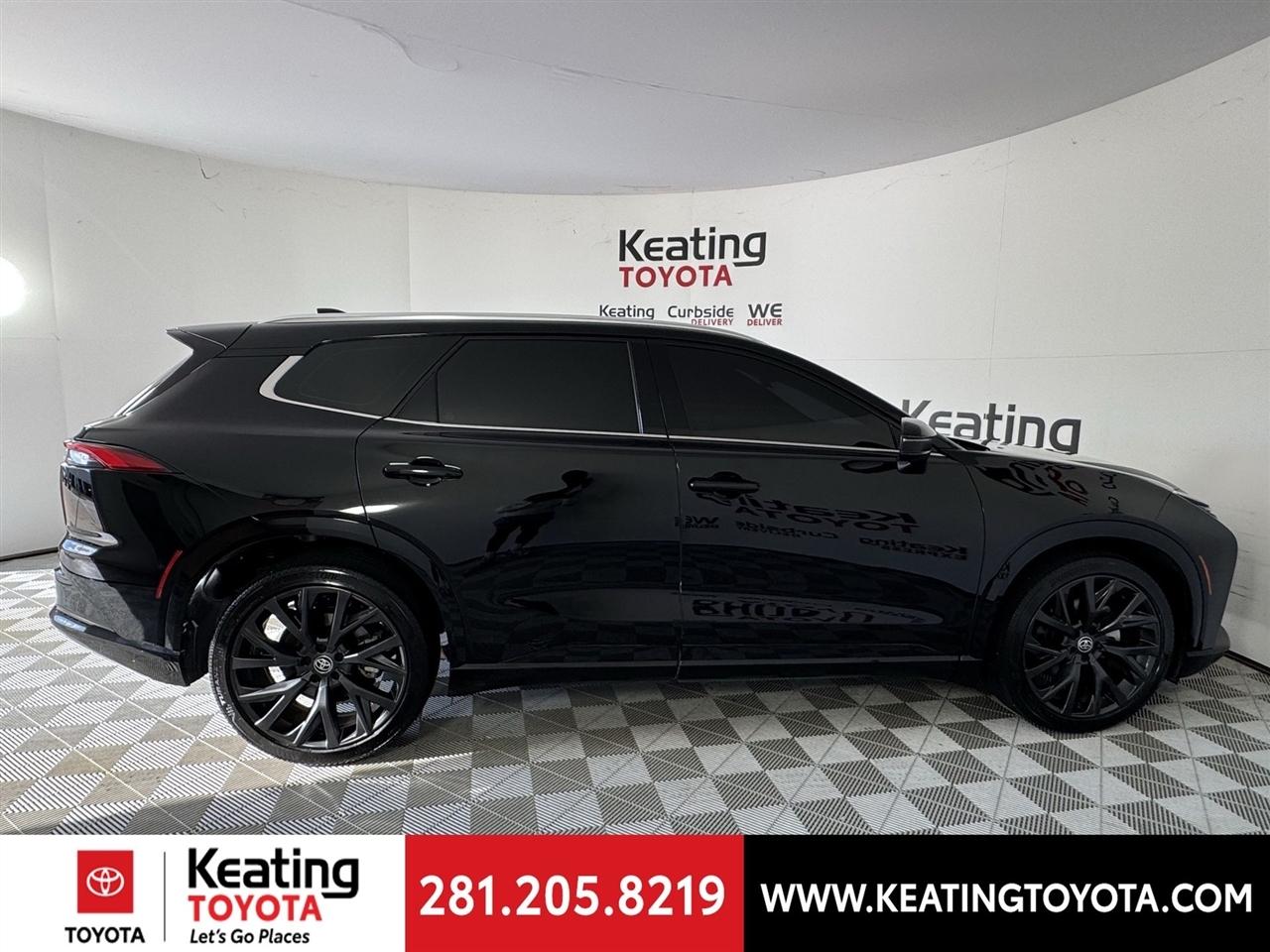 Toyota Crown Signia XLE 2025