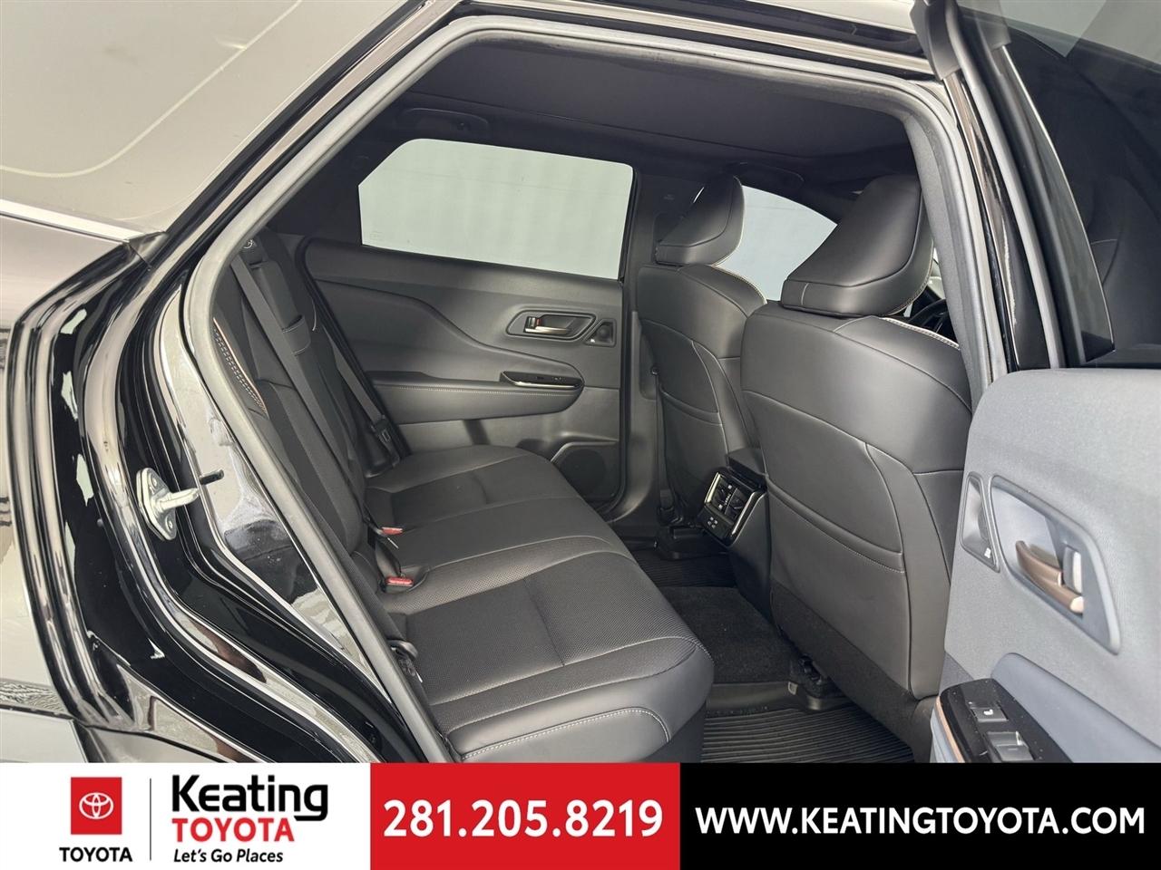 Toyota Crown Signia XLE 2025
