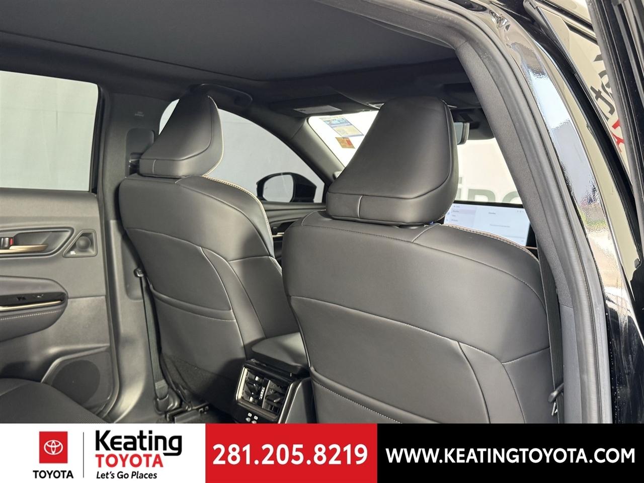 Toyota Crown Signia XLE 2025