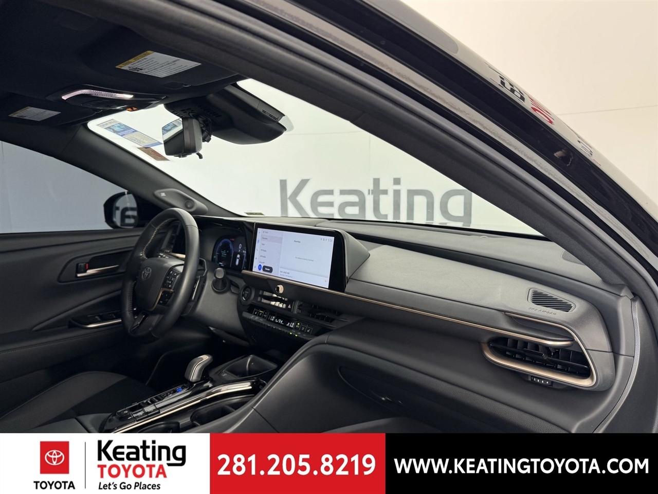 Toyota Crown Signia XLE 2025