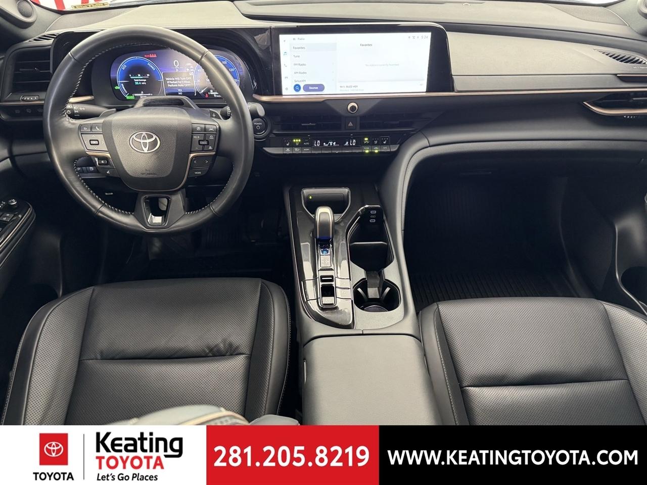 Toyota Crown Signia XLE 2025