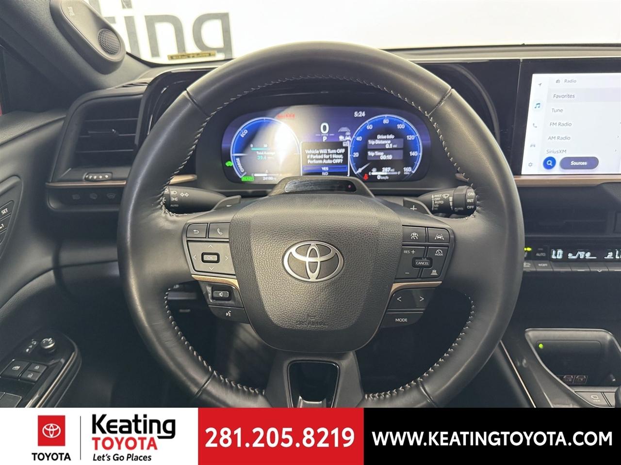 Toyota Crown Signia XLE 2025