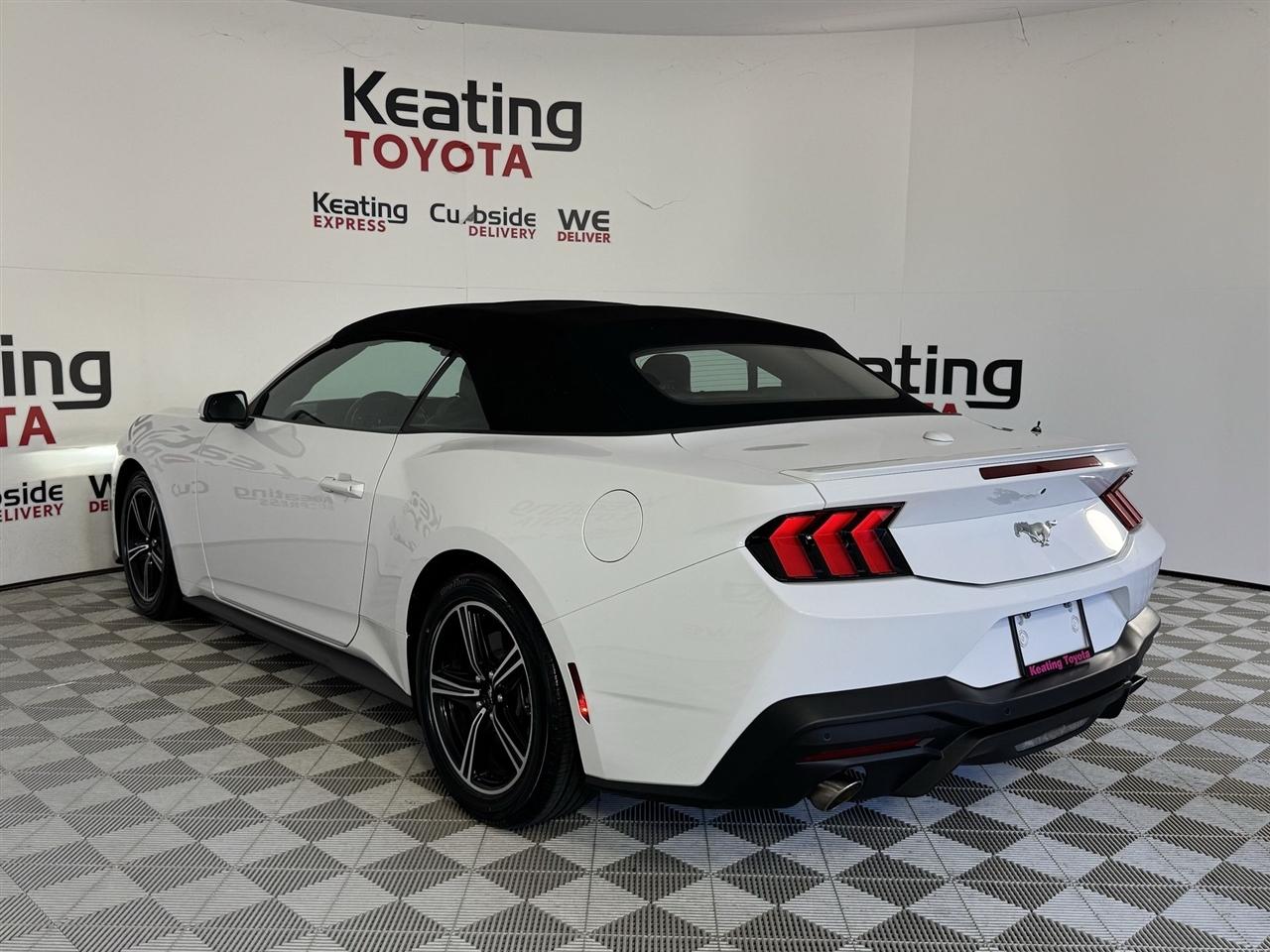 Ford Mustang EcoBoost Premium Convertible 2025