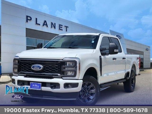 Ford F-250 SD XL Crew Cab 4WD 2026