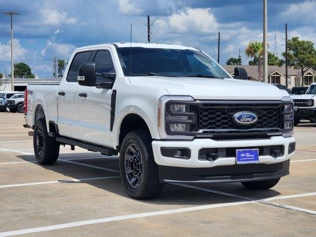 Ford F-250 SD XL Crew Cab 4WD 2026