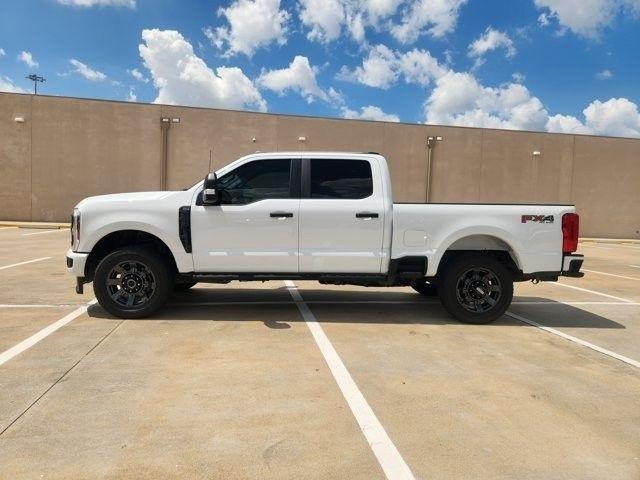 Ford F-250 SD XL Crew Cab 4WD 2026