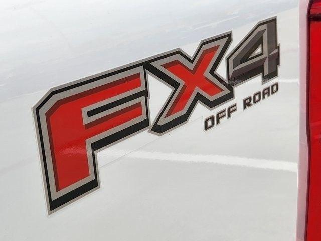 Ford F-250 SD XL Crew Cab 4WD 2026