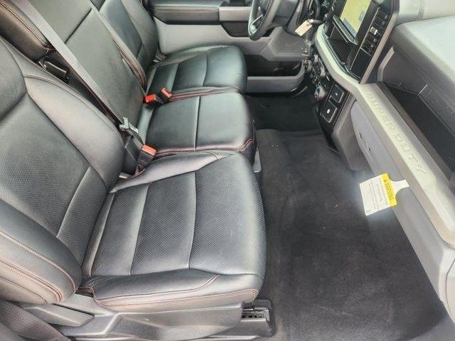 Ford F-250 SD XL Crew Cab 4WD 2026