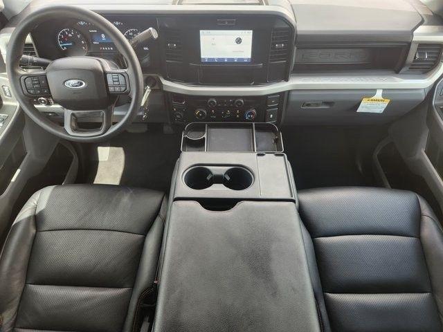 Ford F-250 SD XL Crew Cab 4WD 2026