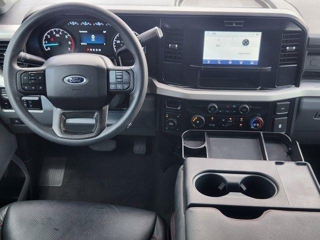 Ford F-250 SD XL Crew Cab 4WD 2026