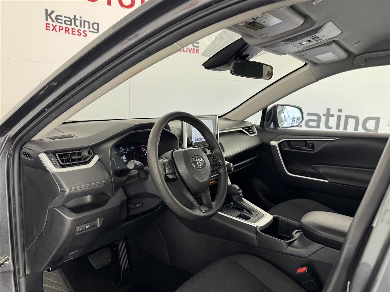 Toyota RAV4 LE AWD 2025