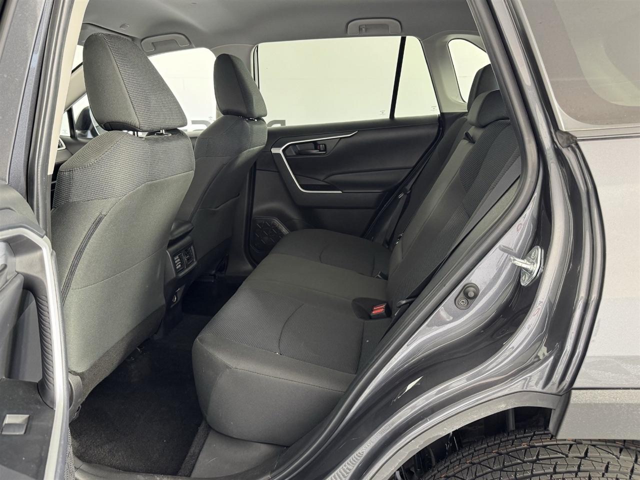 Toyota RAV4 LE AWD 2025