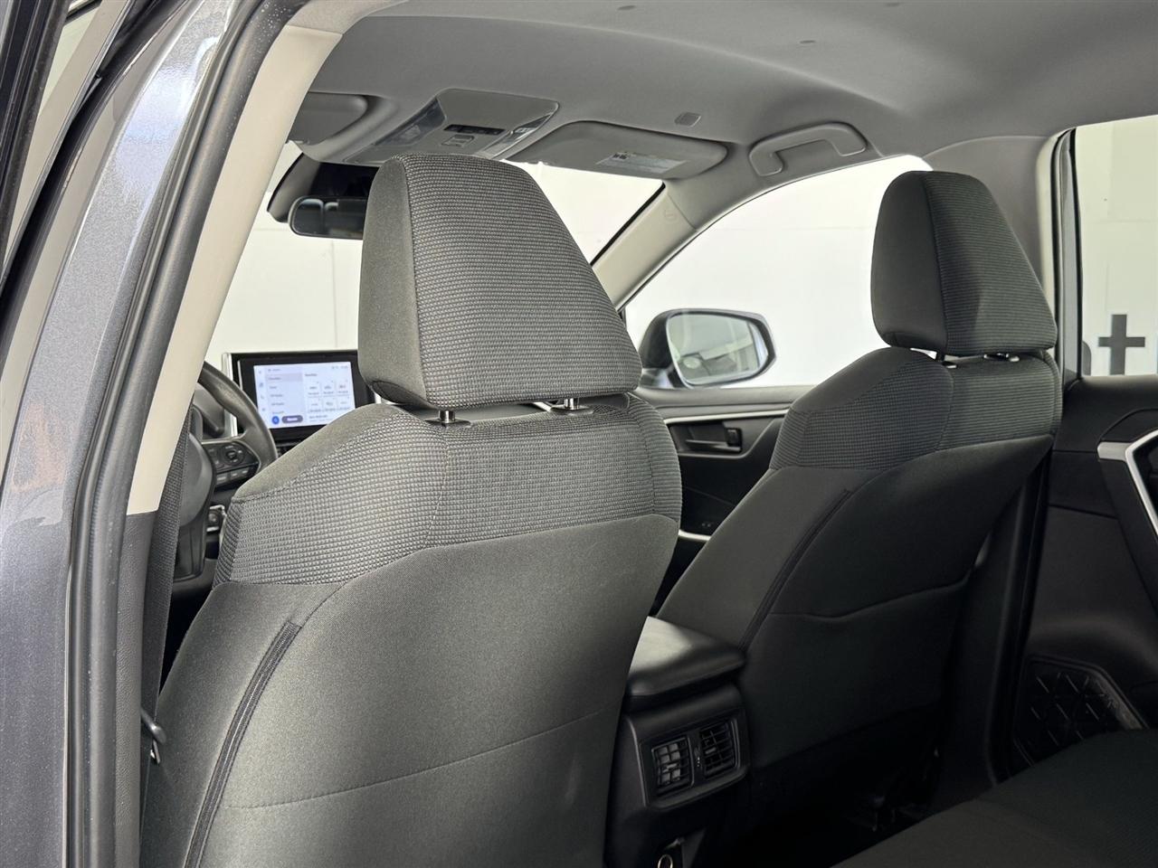 Toyota RAV4 LE AWD 2025