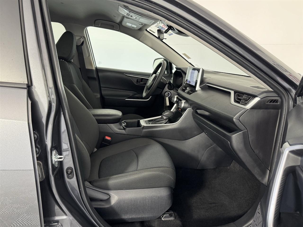 Toyota RAV4 LE AWD 2025