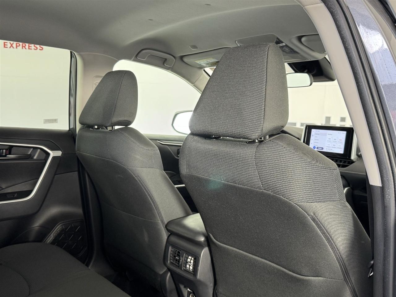 Toyota RAV4 LE AWD 2025