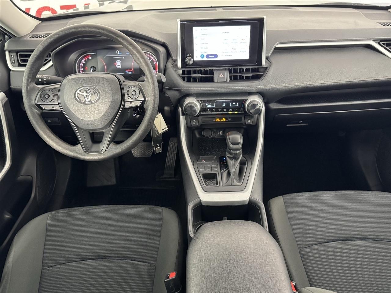 Toyota RAV4 LE AWD 2025