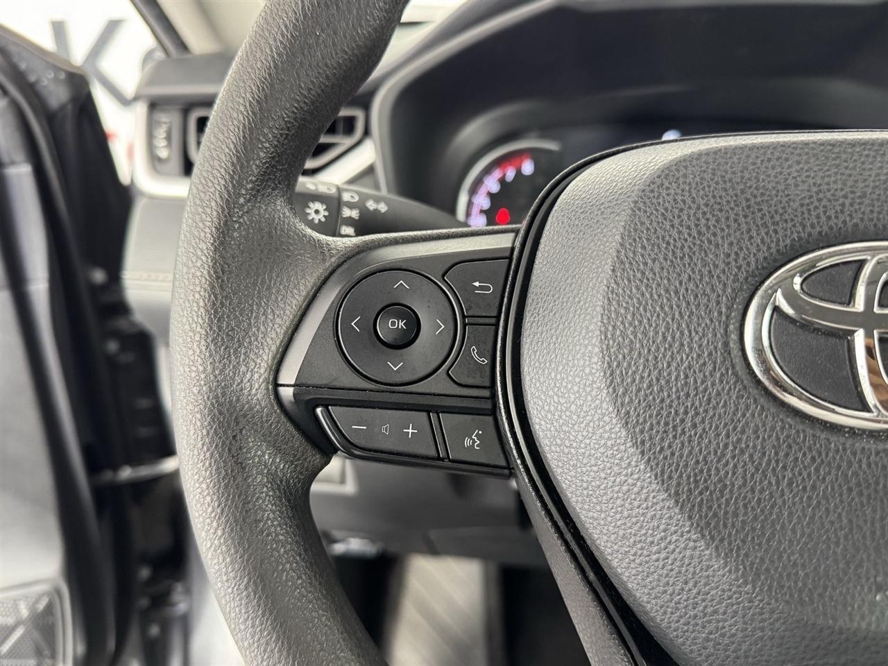 Toyota RAV4 LE AWD 2025
