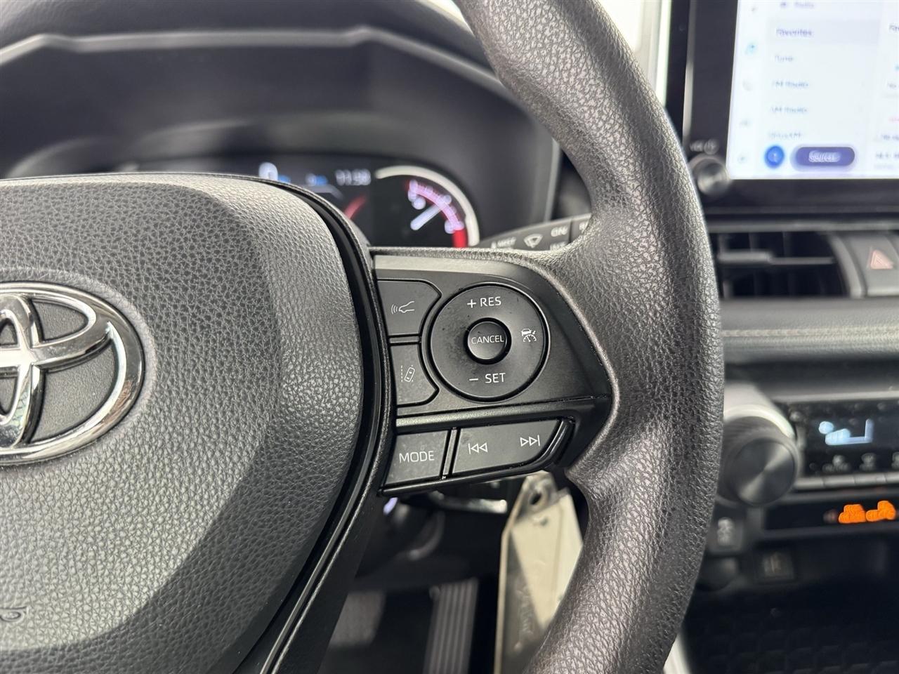 Toyota RAV4 LE AWD 2025