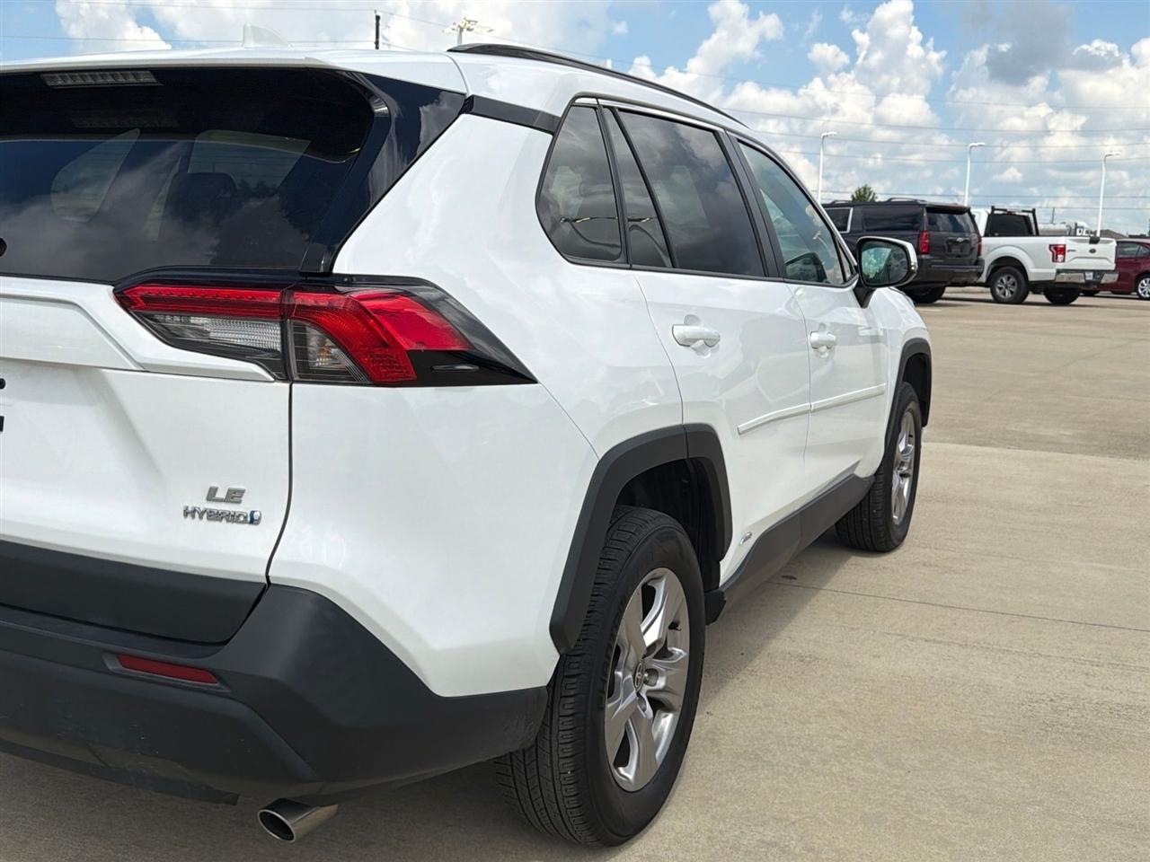 Toyota RAV4 Hybrid LE 2024