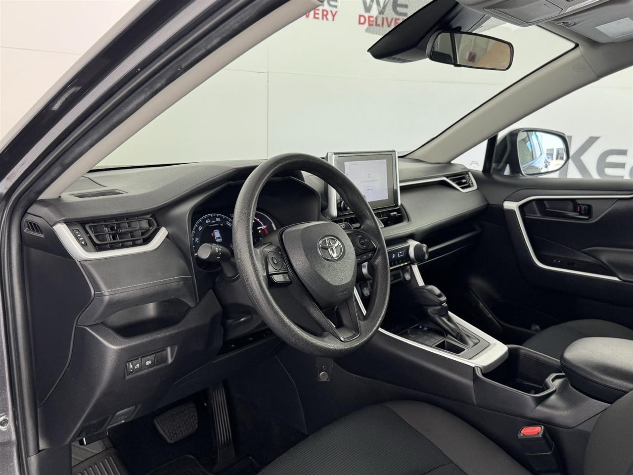 Toyota RAV4 LE AWD 2025