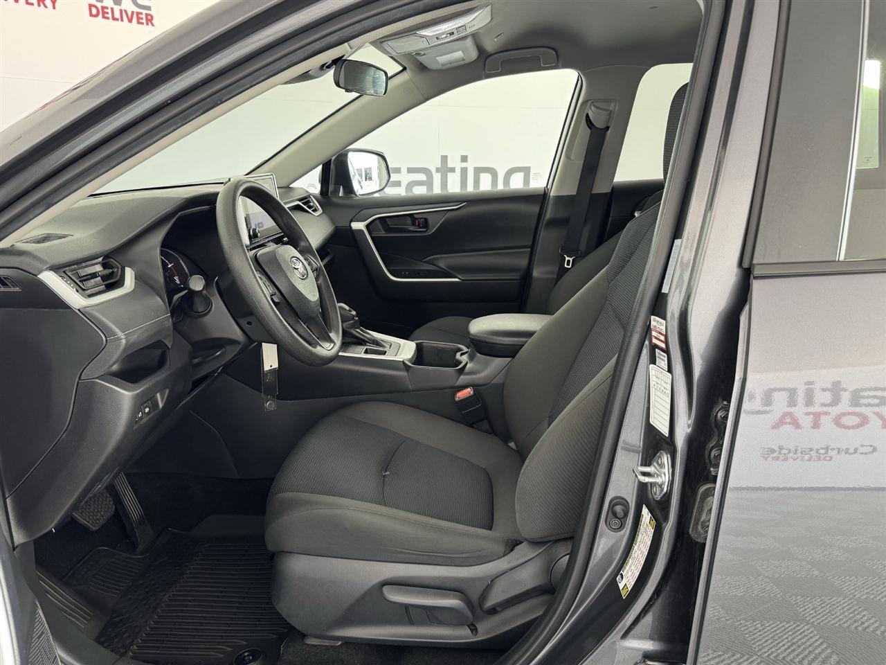 Toyota RAV4 LE AWD 2025