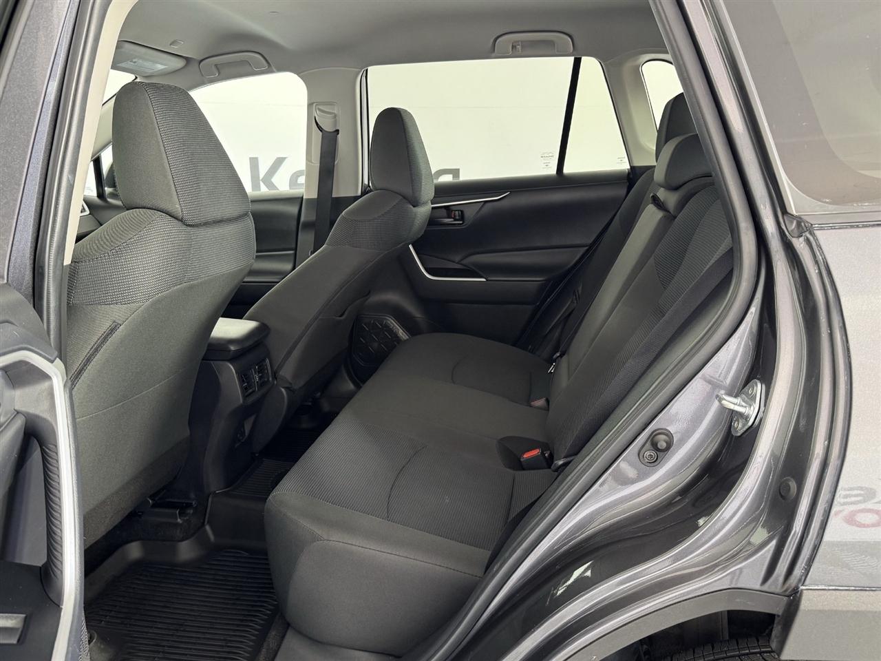 Toyota RAV4 LE AWD 2025