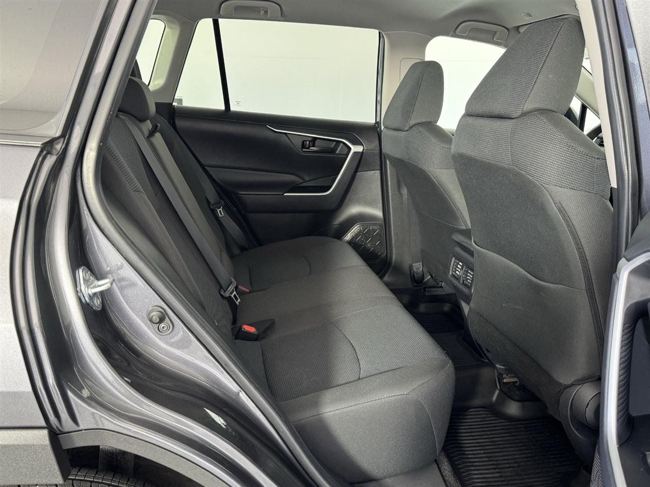 Toyota RAV4 LE AWD 2025