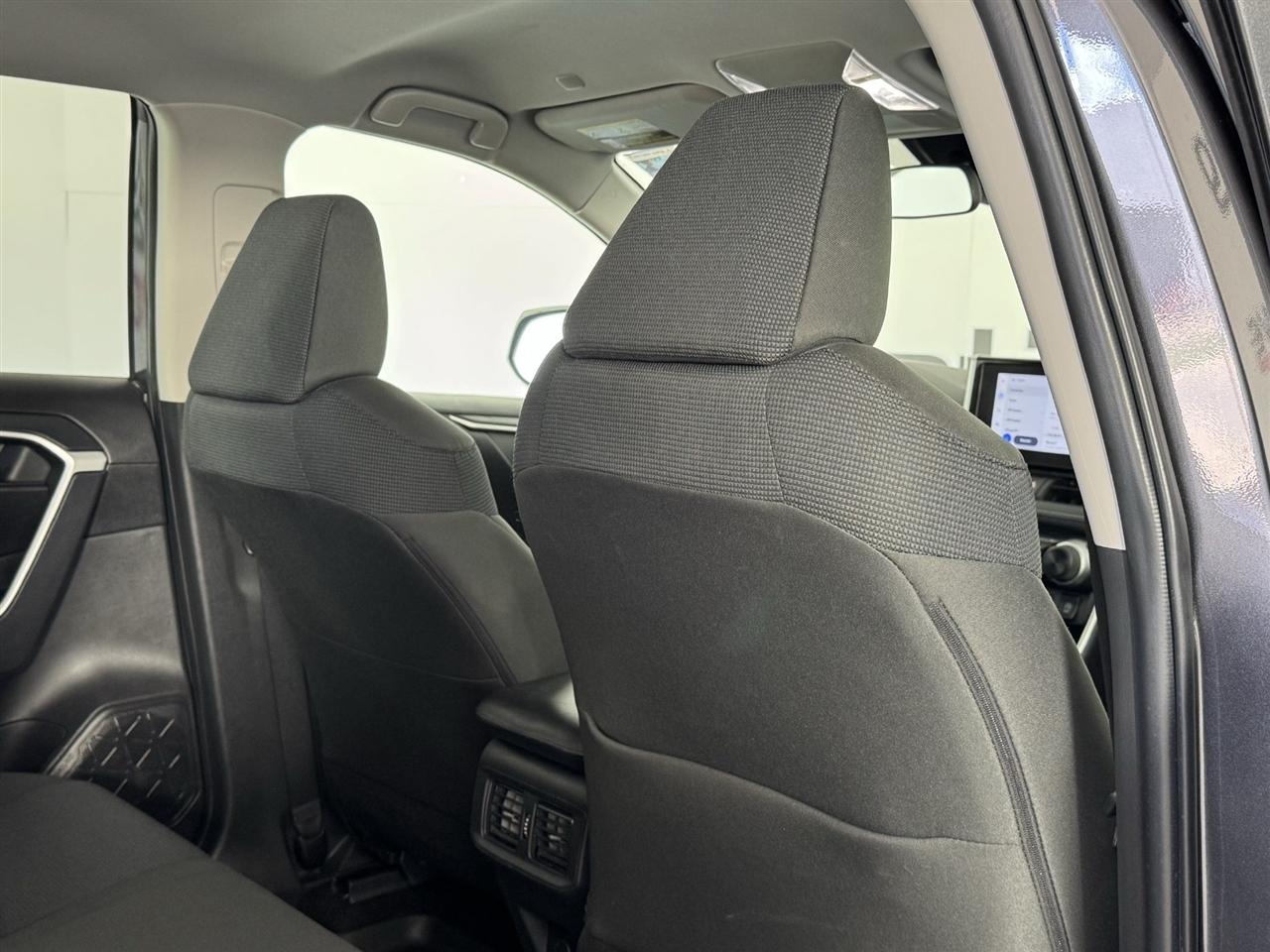 Toyota RAV4 LE AWD 2025