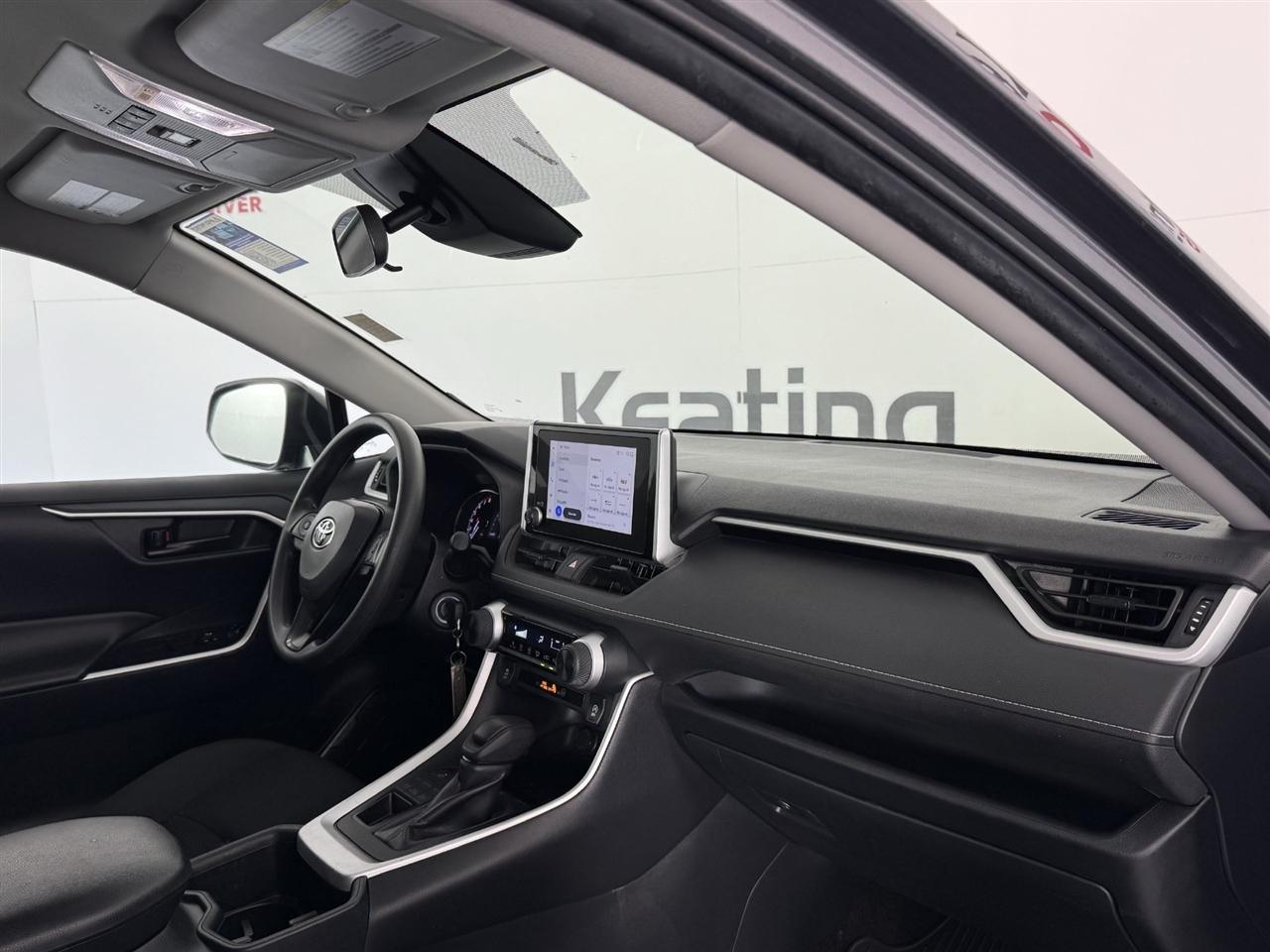 Toyota RAV4 LE AWD 2025