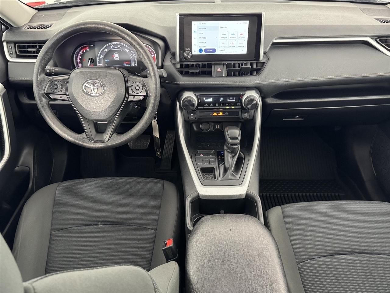 Toyota RAV4 LE AWD 2025
