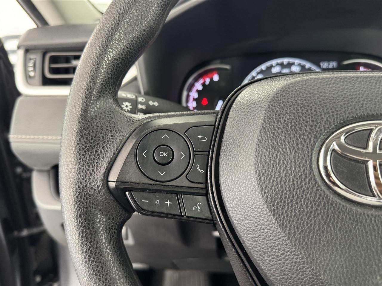 Toyota RAV4 LE AWD 2025