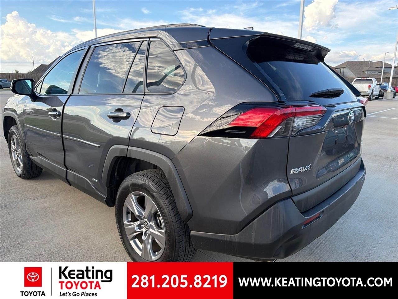 Toyota RAV4 Hybrid LE 2024