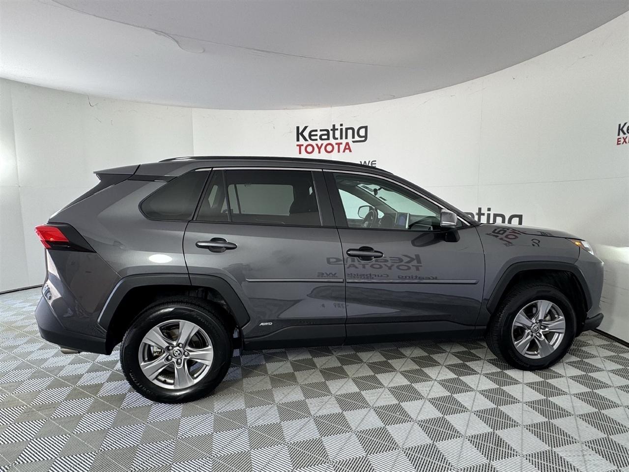 Toyota RAV4 Hybrid LE 2024