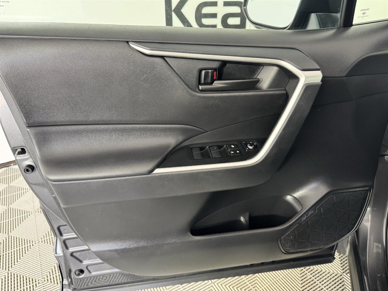 Toyota RAV4 Hybrid LE 2024