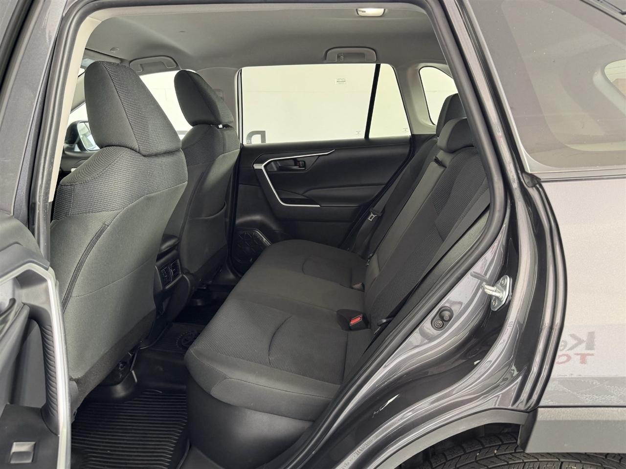 Toyota RAV4 Hybrid LE 2024