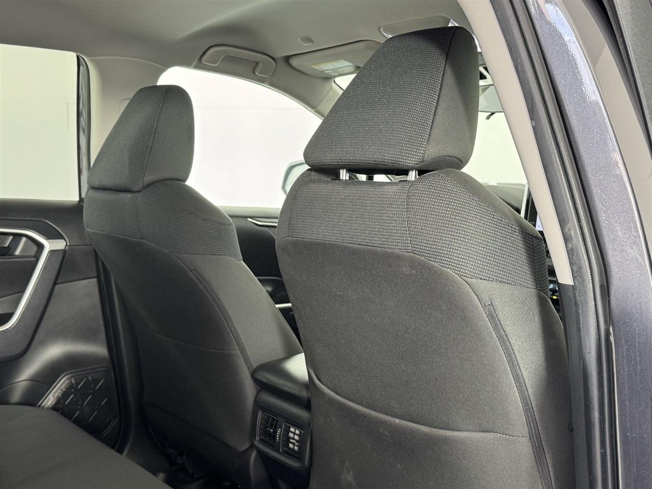 Toyota RAV4 Hybrid LE 2024