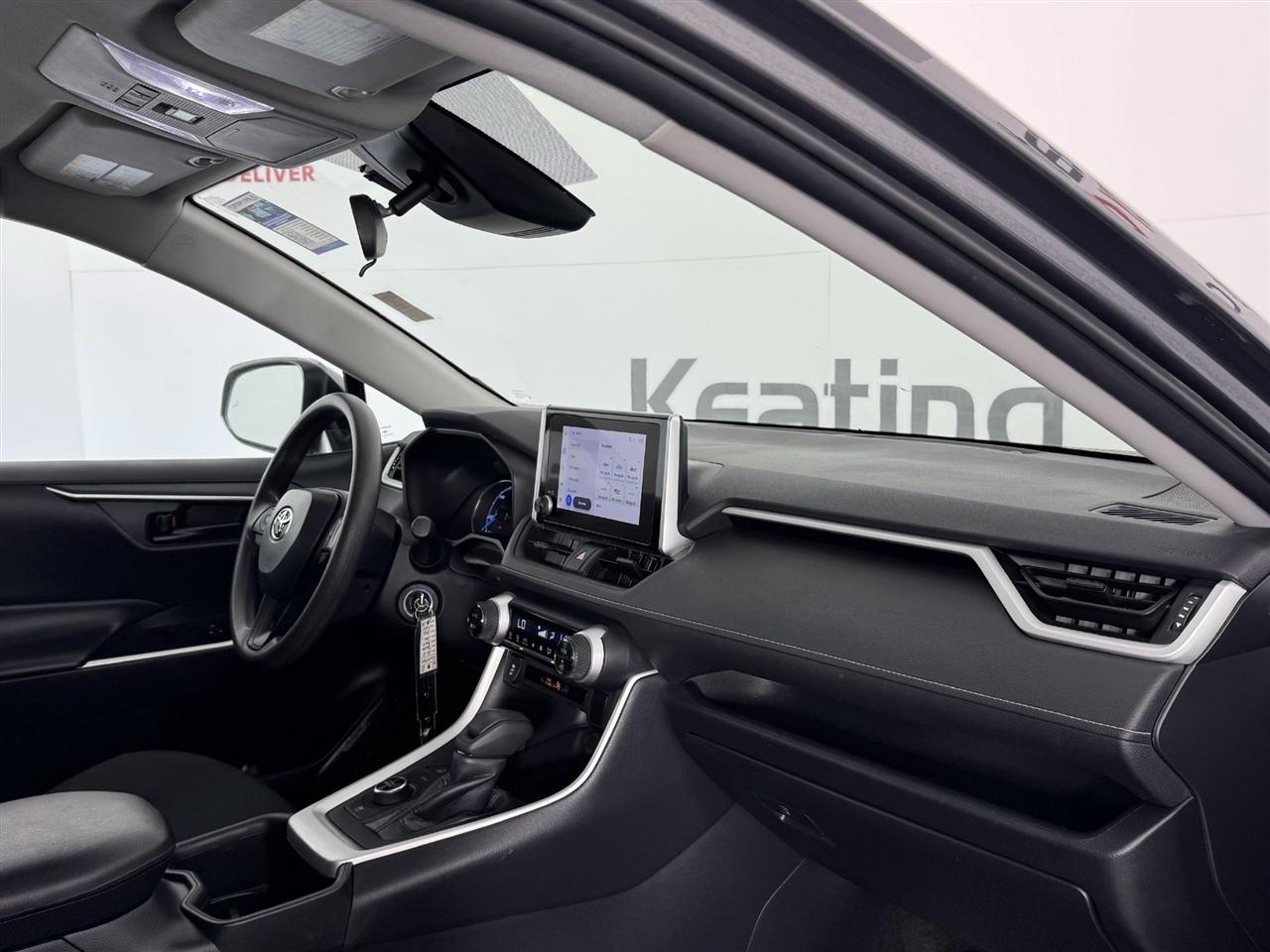 Toyota RAV4 Hybrid LE 2024