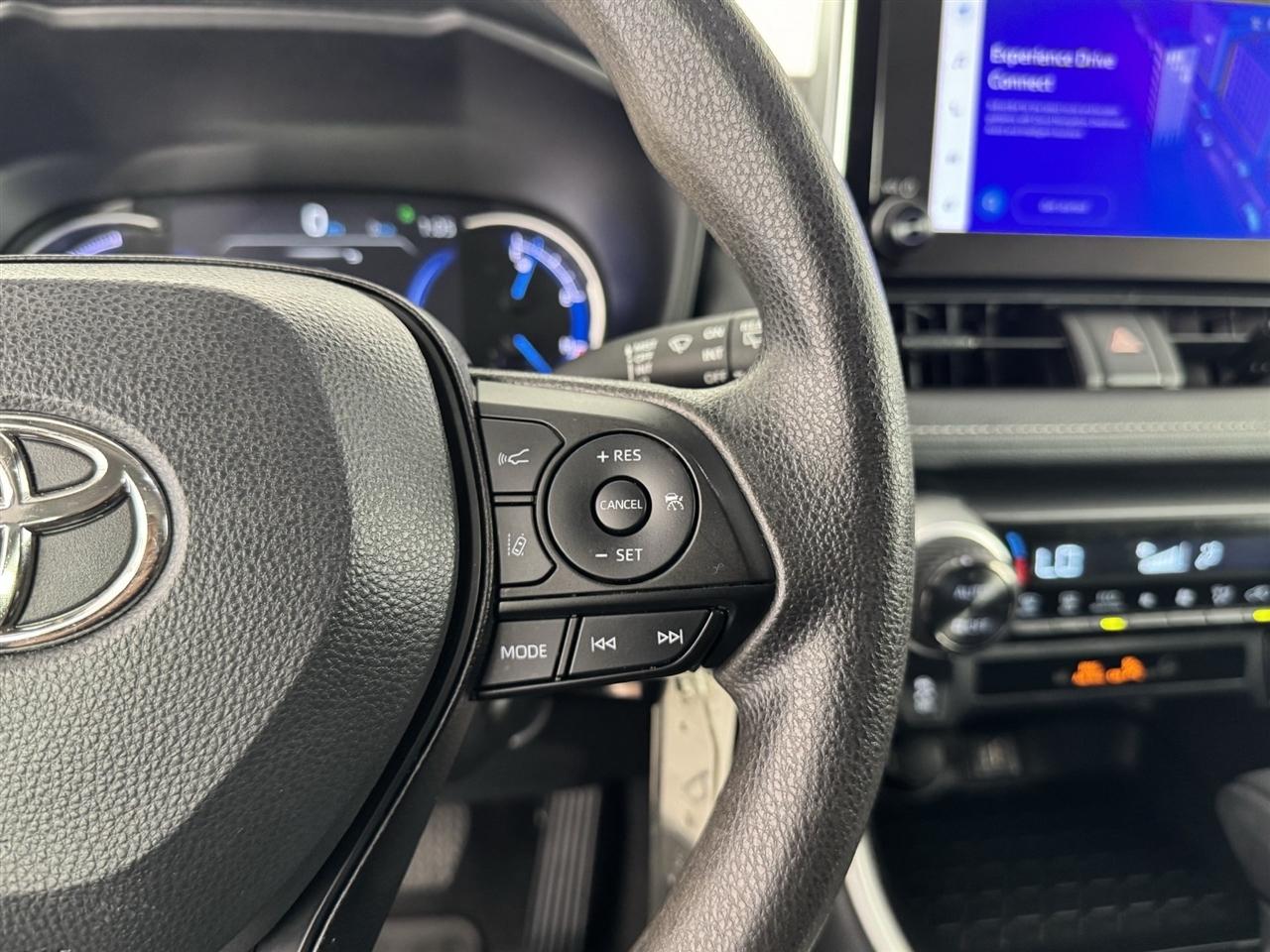 Toyota RAV4 Hybrid LE 2024