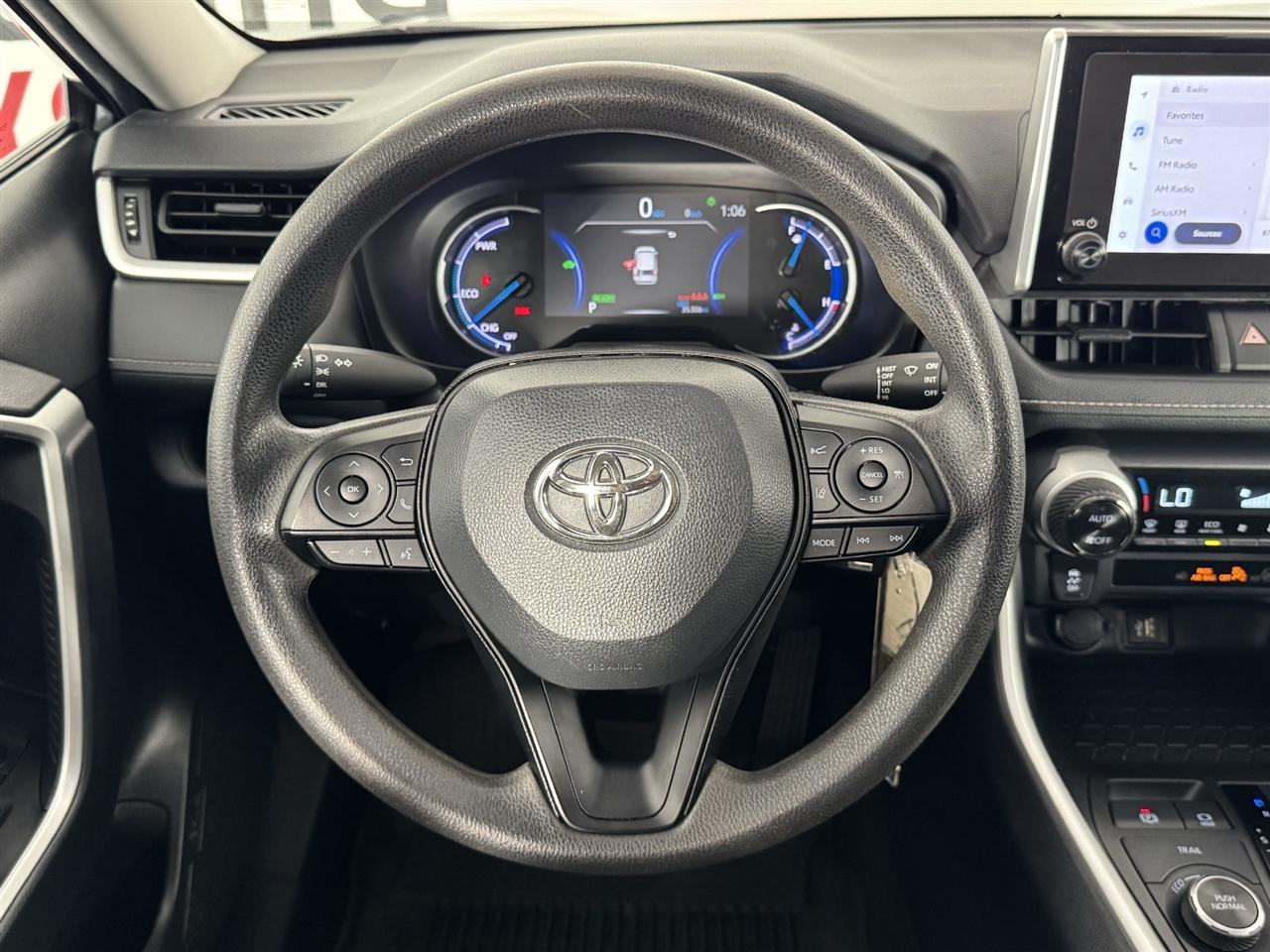 Toyota RAV4 Hybrid LE 2024