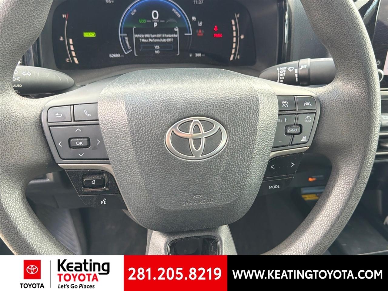 Toyota Camry Hybrid XLE 2025
