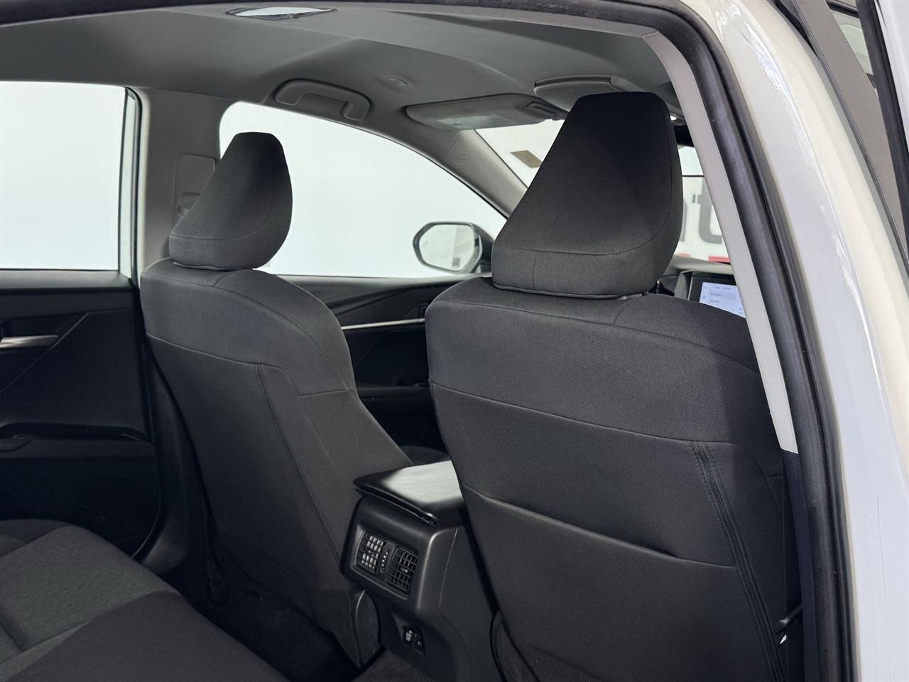 Toyota Camry Hybrid XLE 2025