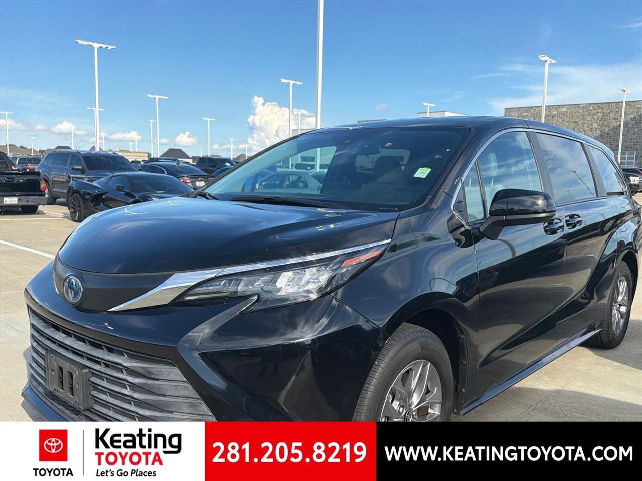 Toyota Sienna LE 8-Passenger 2025