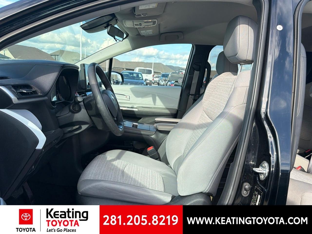 Toyota Sienna LE 8-Passenger 2025