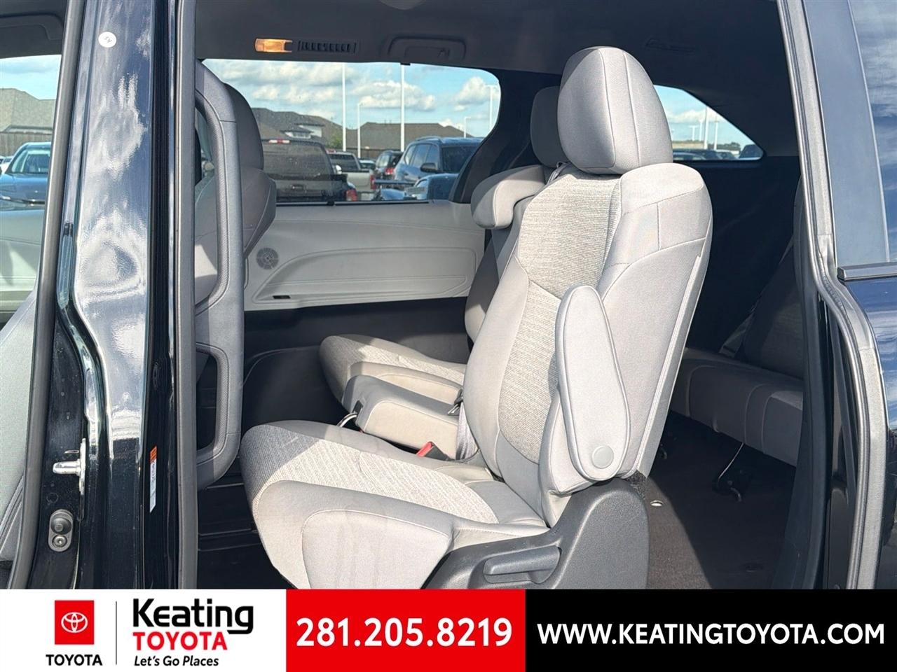 Toyota Sienna LE 8-Passenger 2025