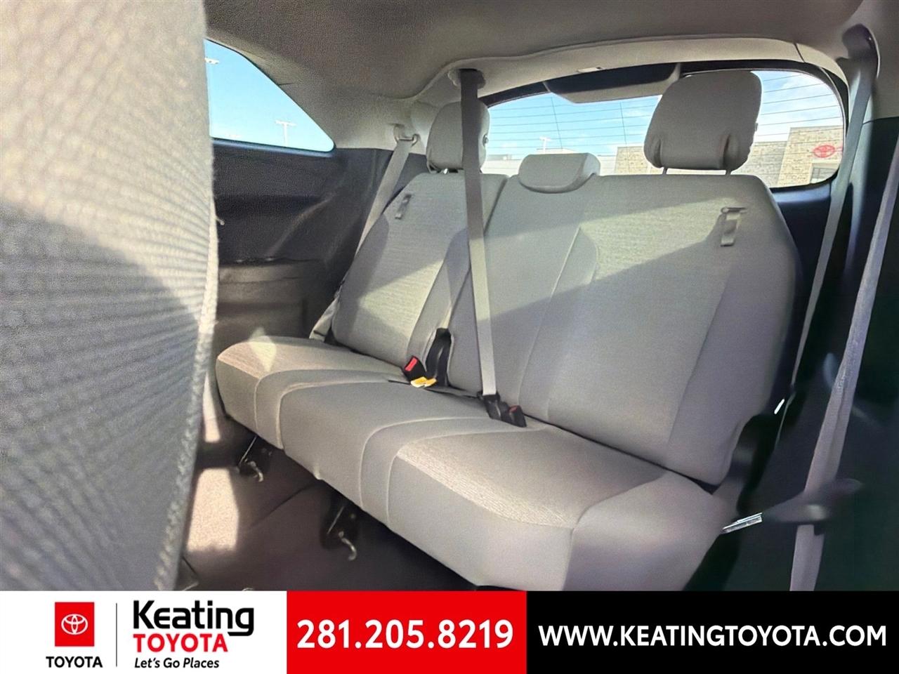 Toyota Sienna LE 8-Passenger 2025