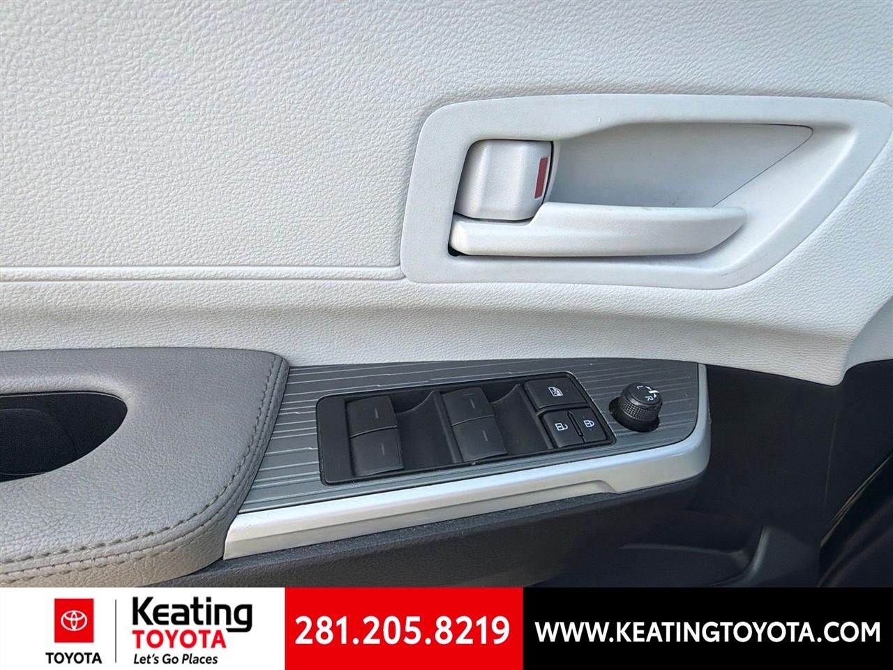 Toyota Sienna LE 8-Passenger 2025