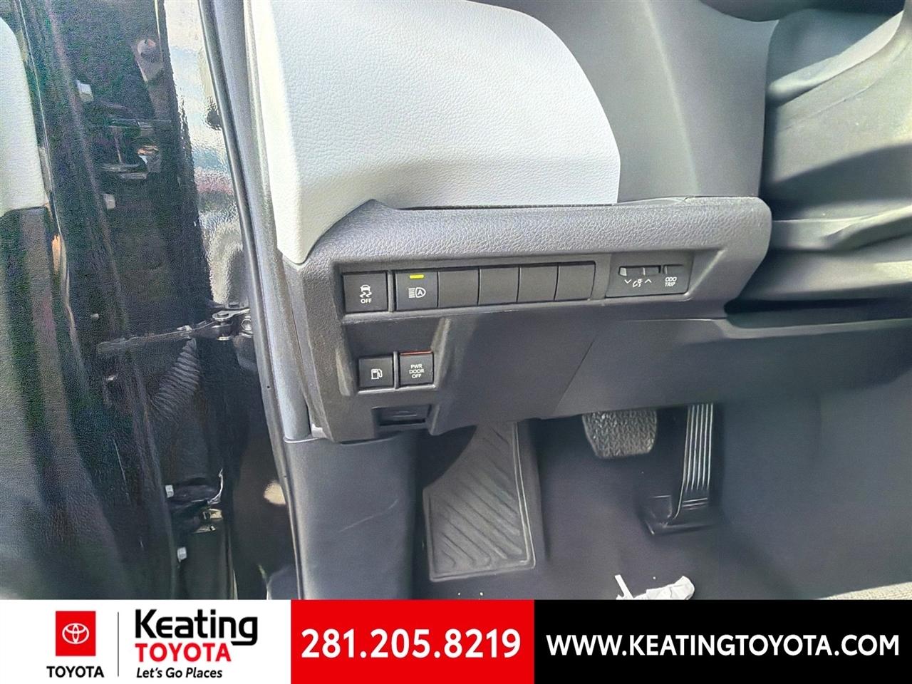 Toyota Sienna LE 8-Passenger 2025