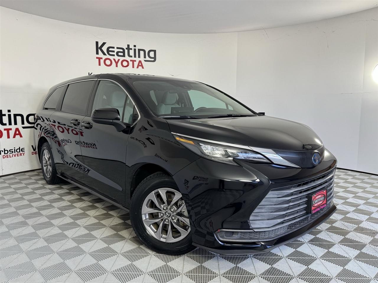 Toyota Sienna LE 8-Passenger 2025